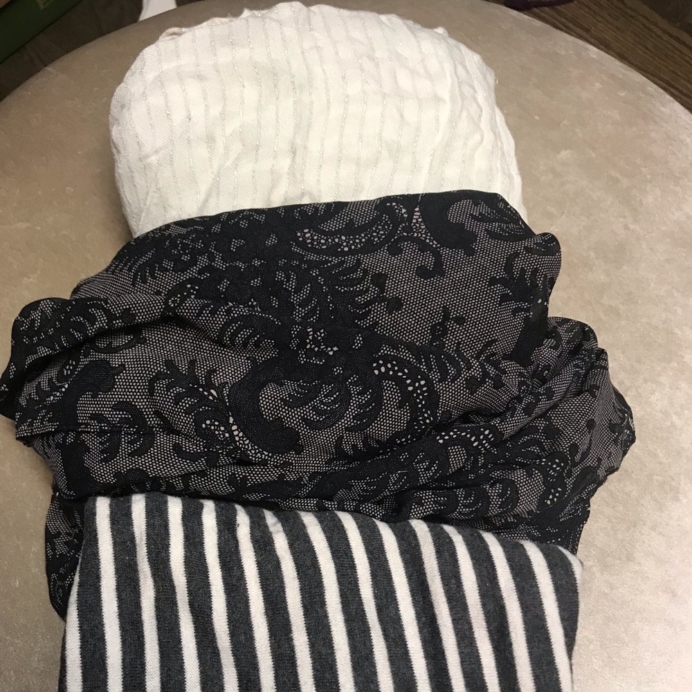 ❄️❄️❄️Set of 3 scarves! 🧣 ❄️ ❄️❄️